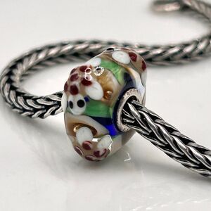 TROLLBEADS Textured Brown & White Turtle Unique LAA 925S NEW! on Blue & Green